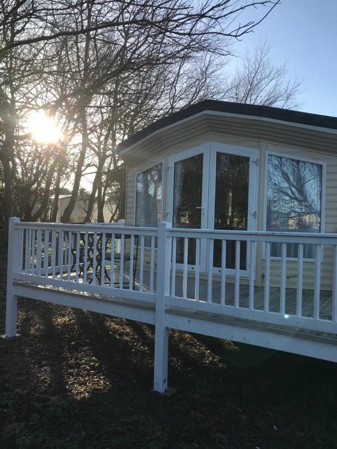 The Winchester Luxury Pet Friendly Caravan On Broadland Sands Holiday Park Between Lowestoft And Great Yarmouth Hotel Corton  Exterior foto