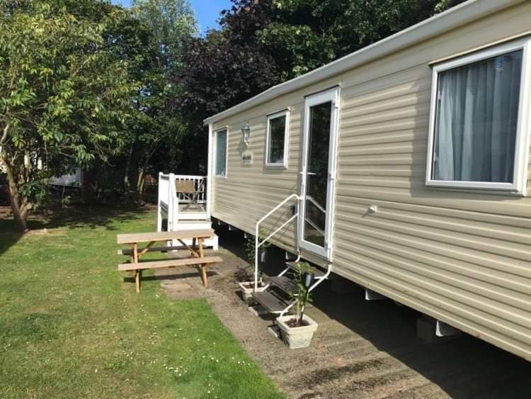 The Winchester Luxury Pet Friendly Caravan On Broadland Sands Holiday Park Between Lowestoft And Great Yarmouth Hotel Corton  Exterior foto